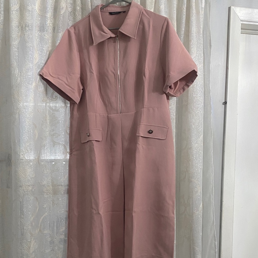 Chic Blush Midi Dress with Zipper